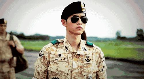 潮流咖｜这件让半个娱乐圈沉迷的军装，再没一件你就过时啦！