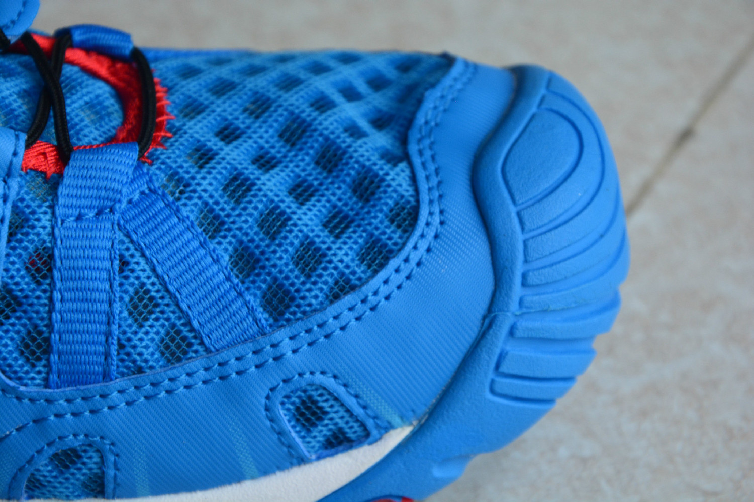 新款户外溯溪涉水鞋,新款溯溪鞋