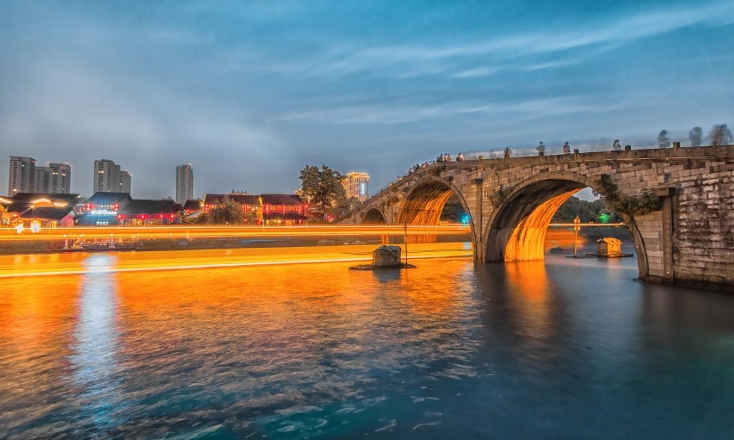 大城北要变市中心啦！私藏9万㎡逛吃玩新街区，平价日料、老百姓超市……足足102家，全家遛娃好去处