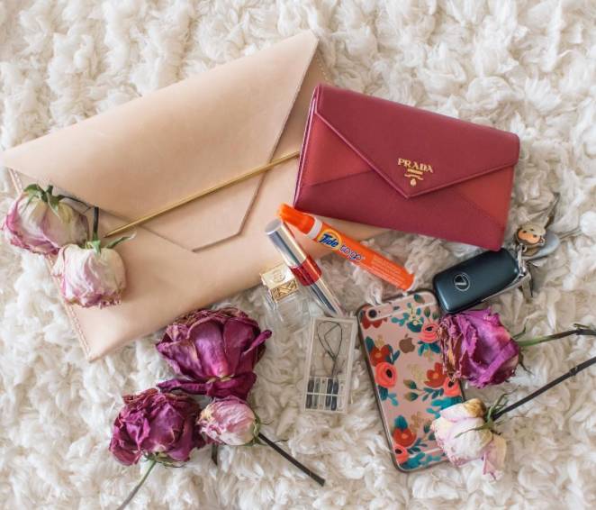 出去旅行行李箱里要装些什么小孩,小学生暑假旅游怎么装行李箱