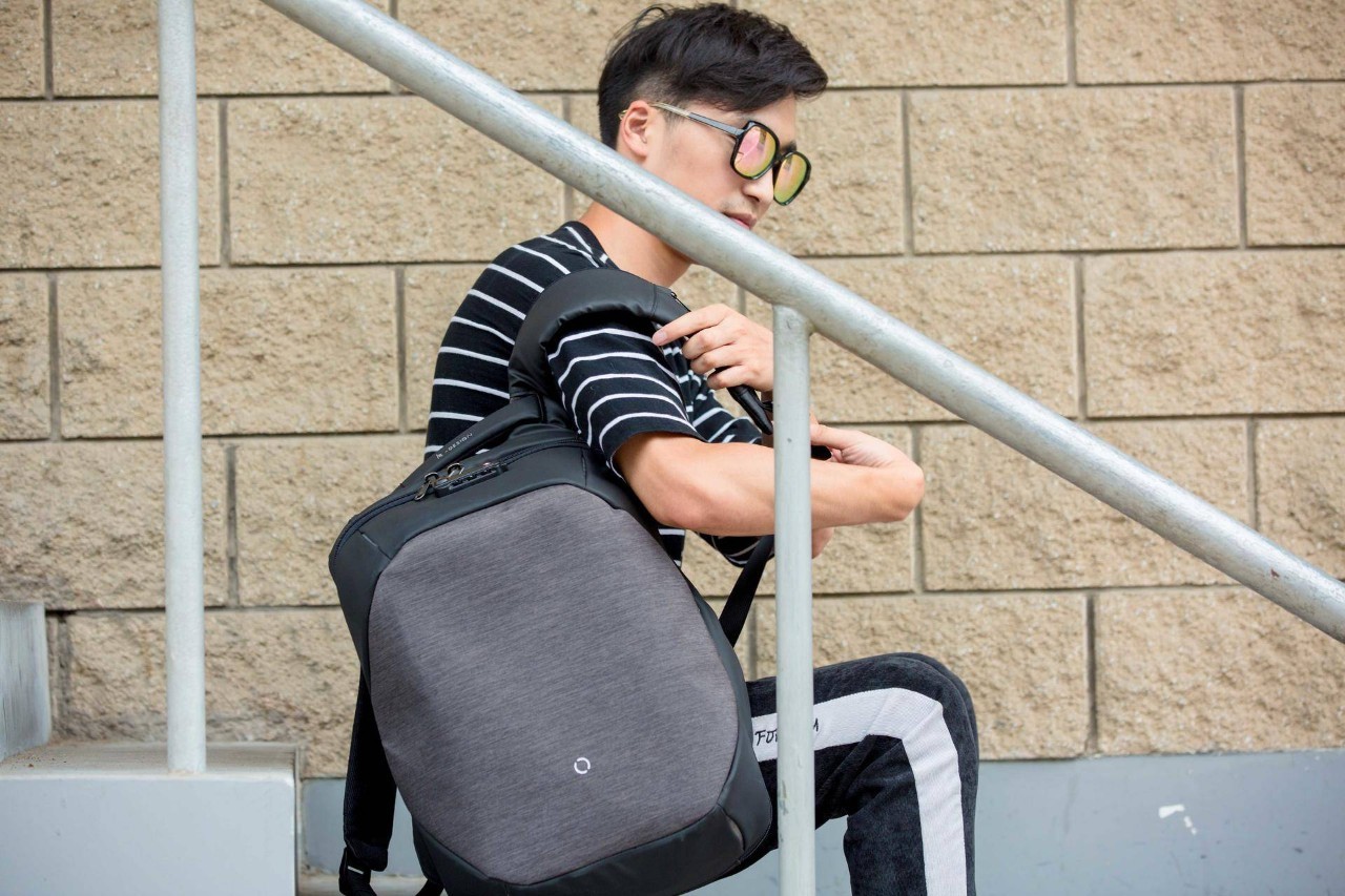 极客官舍丨我曾以为我的意中人不会是程序员,直到有一天他背上了它