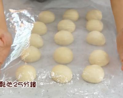面包卷这样做非常好吃香酥软糯,如何做出松软不开裂的面包卷