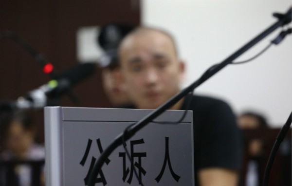 贩毒量巨大四名毒贩被枪决,抓捕毒贩现场曝光5人落网