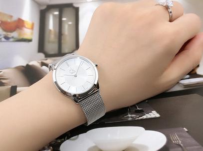 ck手表怎么看是不是正品表,ck手表如何调日期