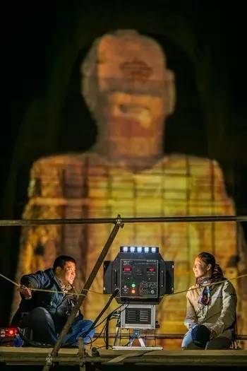 不想浪费生命，这对夫妻卖掉房子去探险，还做了一档节目记录他们的奇异之旅