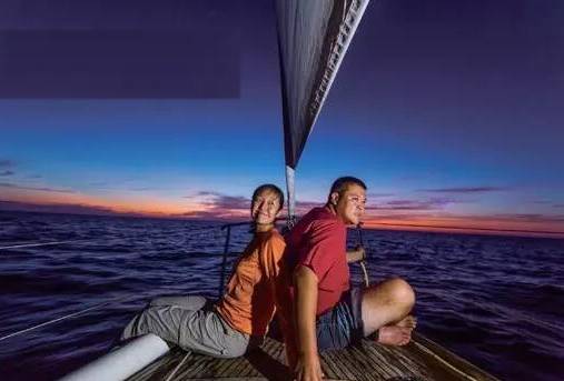 不想浪费生命，这对夫妻卖掉房子去探险，还做了一档节目记录他们的奇异之旅