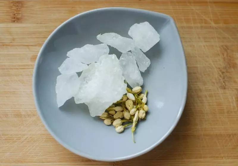 炎炎夏日就该来杯酸梅汤,夏天就是要喝一杯酸梅汤清爽解腻