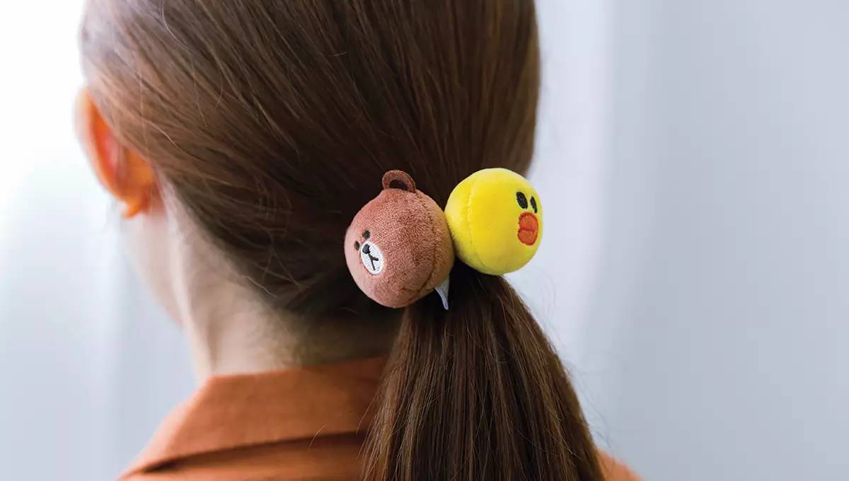 周冬雨模仿倪妮和刘诗诗黑白天鹅,周冬雨含情脉脉