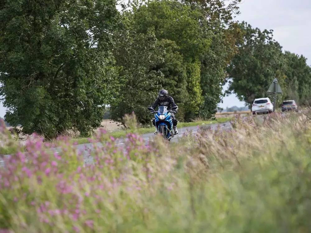 新款铃木gsx250r试驾测评,铃木gsx250r测评如何