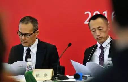 王石卸任董事长郁亮接棒万科集团,王石退位后郁亮接替吗