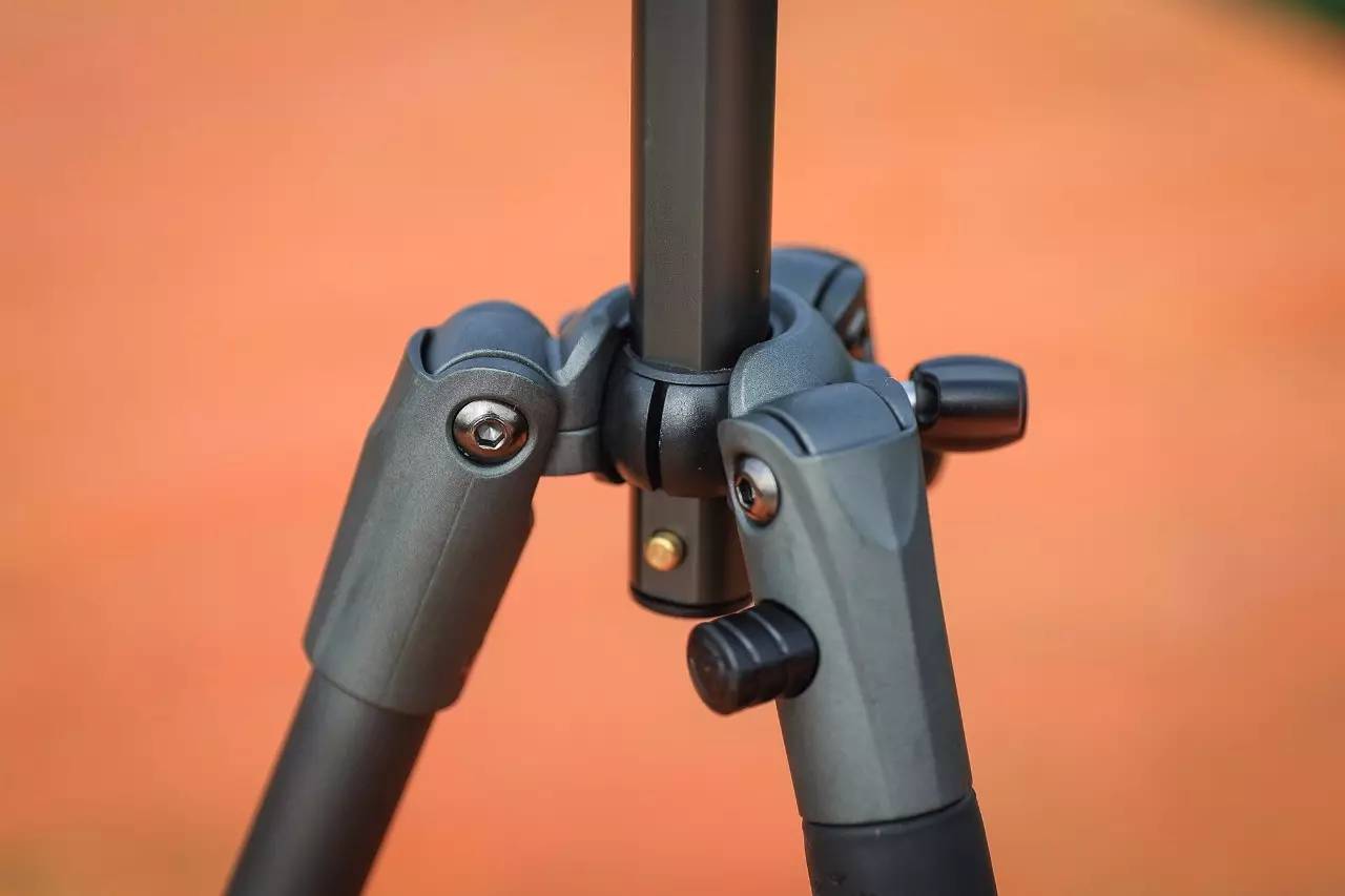 轻便与稳定双收精嘉VEO唯影二代脚架235AB试用