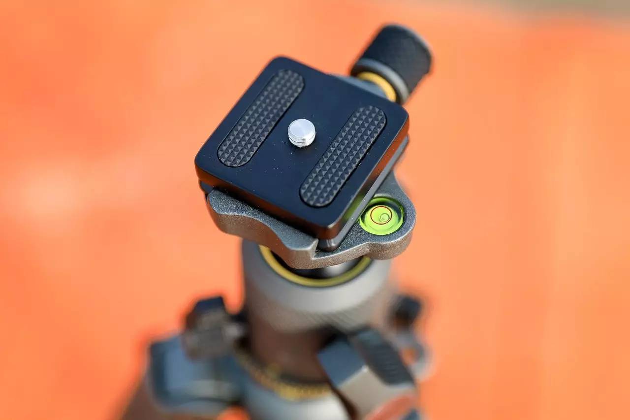 轻便与稳定双收精嘉VEO唯影二代脚架235AB试用