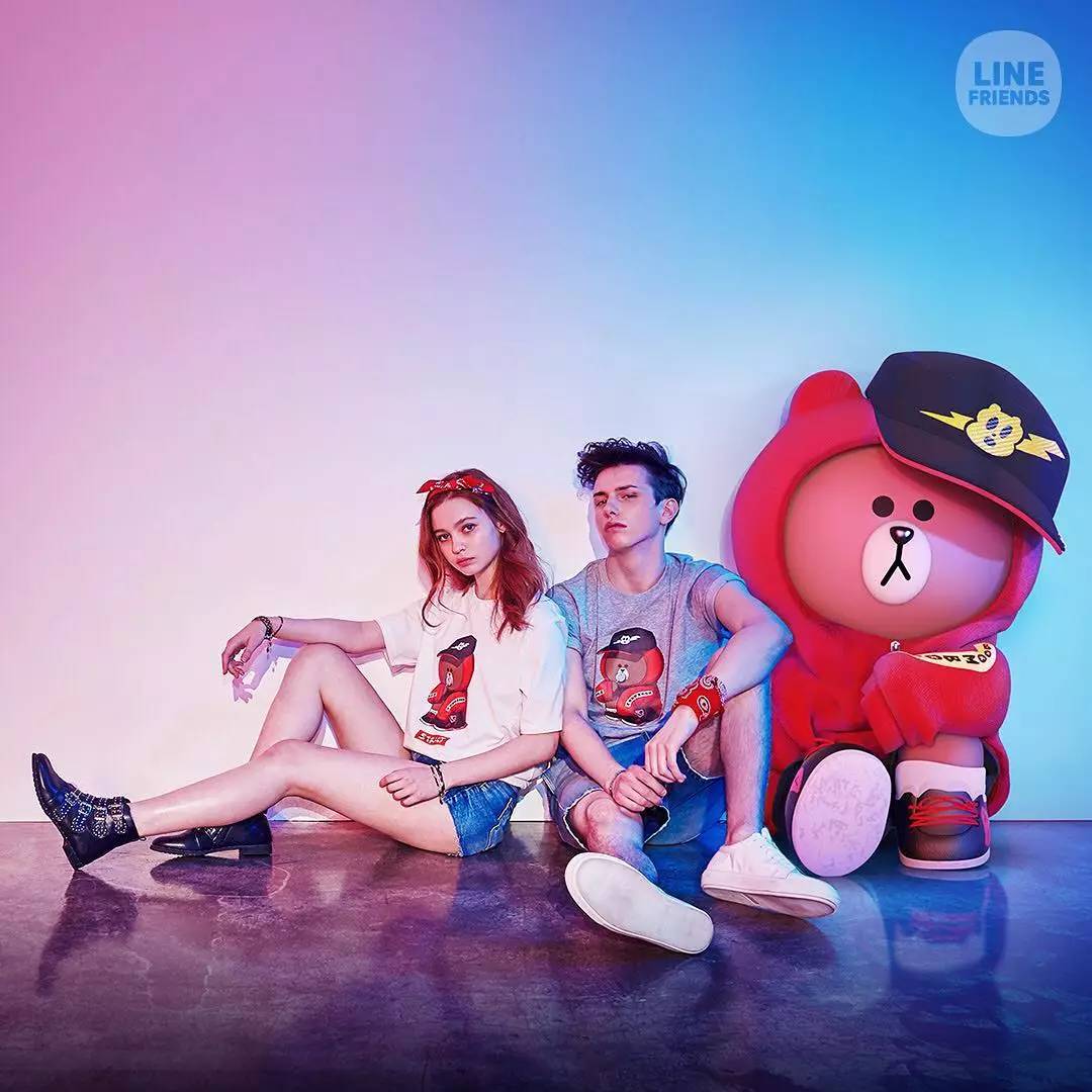 周冬雨模仿倪妮和刘诗诗黑白天鹅,周冬雨含情脉脉