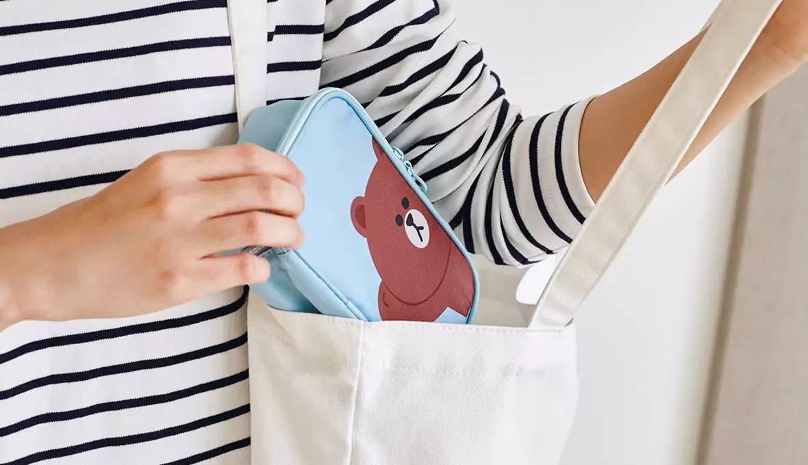 周冬雨模仿倪妮和刘诗诗黑白天鹅,周冬雨含情脉脉