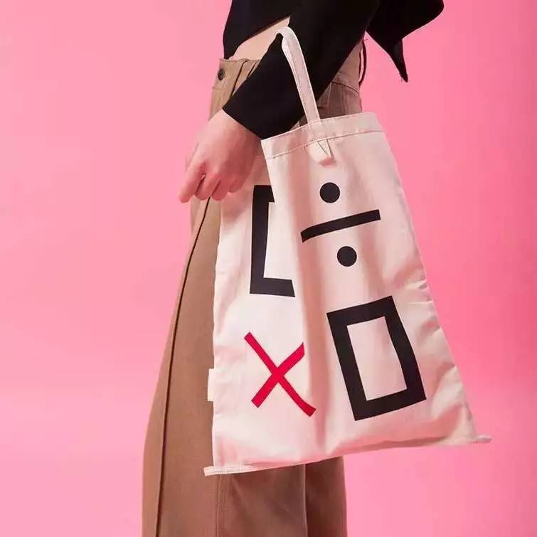 杨幂背过的包包,杨幂最近背过的包包