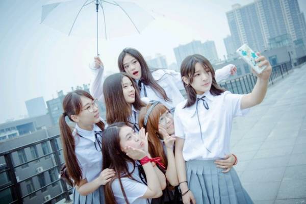 我们为什么要穿新衣,穿jk制服有错吗