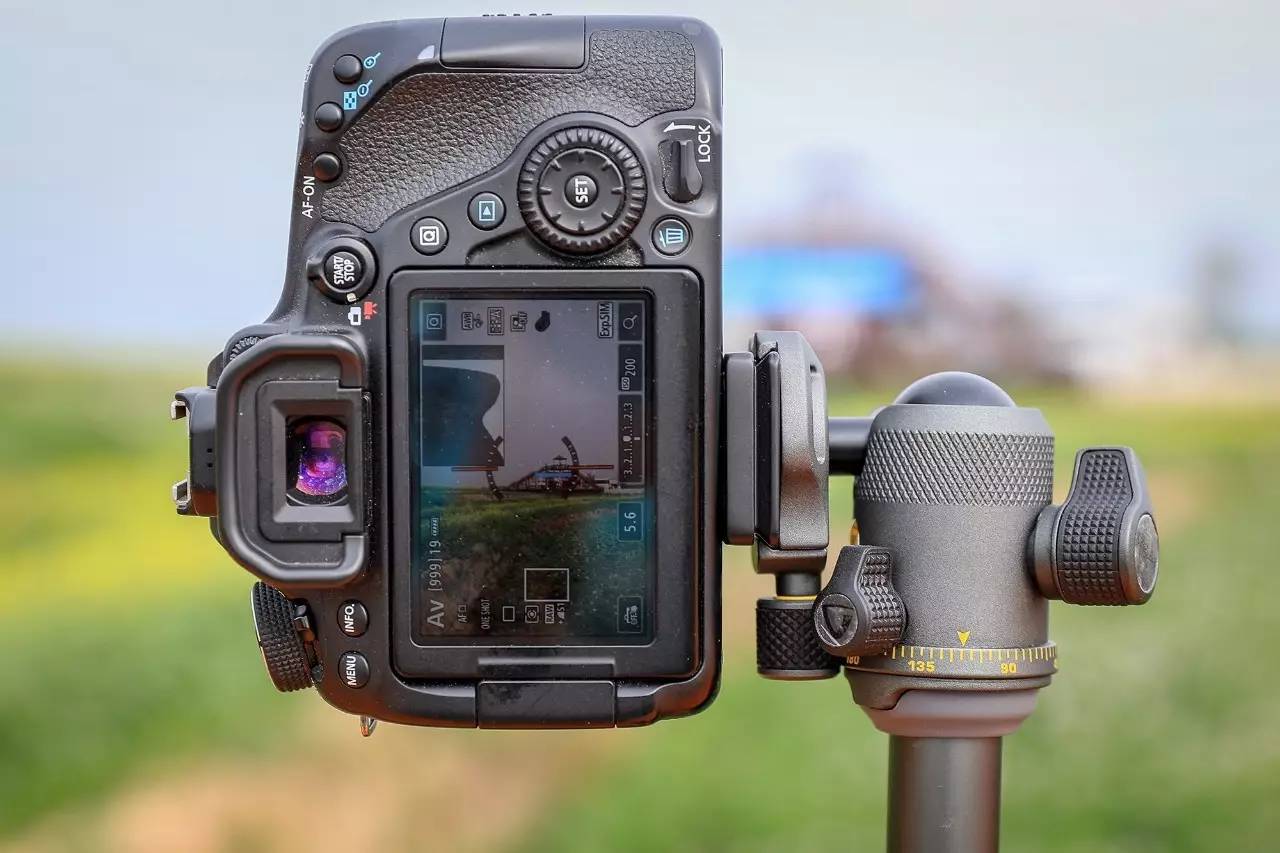 轻便与稳定双收精嘉VEO唯影二代脚架235AB试用