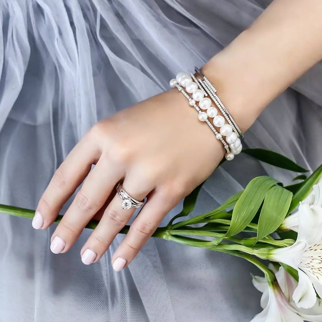 被中国抵制的奢侈品牌怎么样了,看奢侈品牌如何玩转