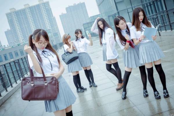 我们为什么要穿新衣,穿jk制服有错吗