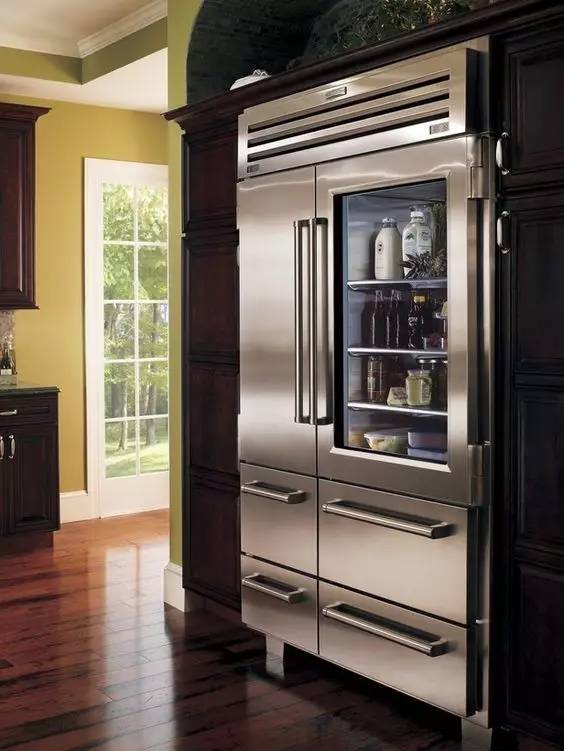 不说了,我赶紧把结霜的冰箱扔了!