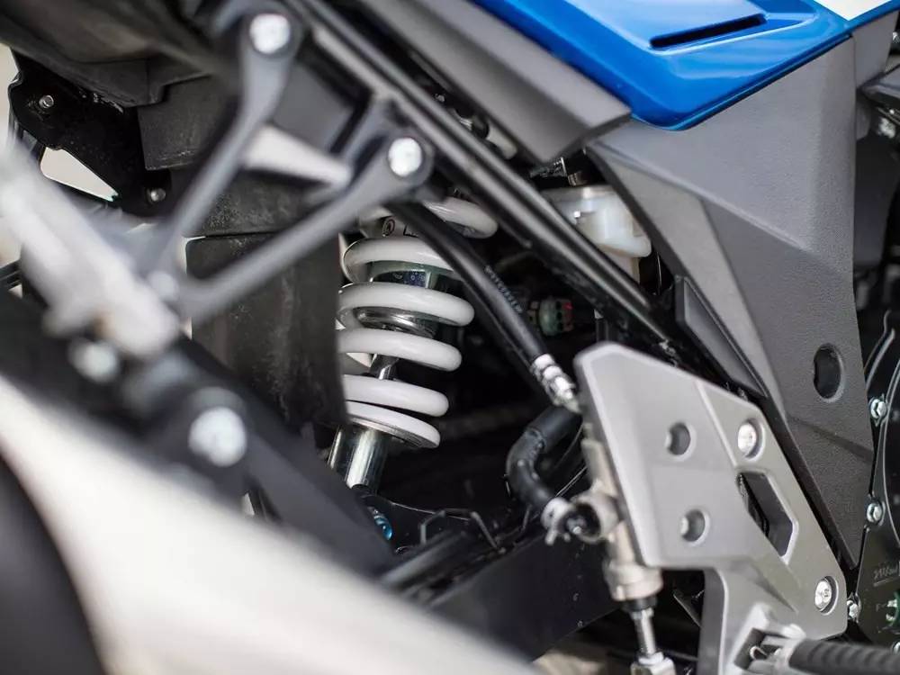 新款铃木gsx250r试驾测评,铃木gsx250r测评如何