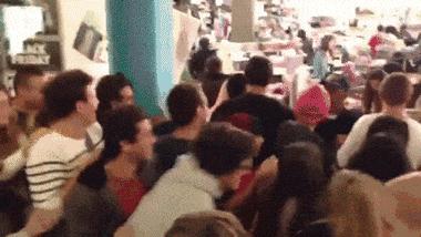 去医院挂号有个人插队,看病被人插队怎么办