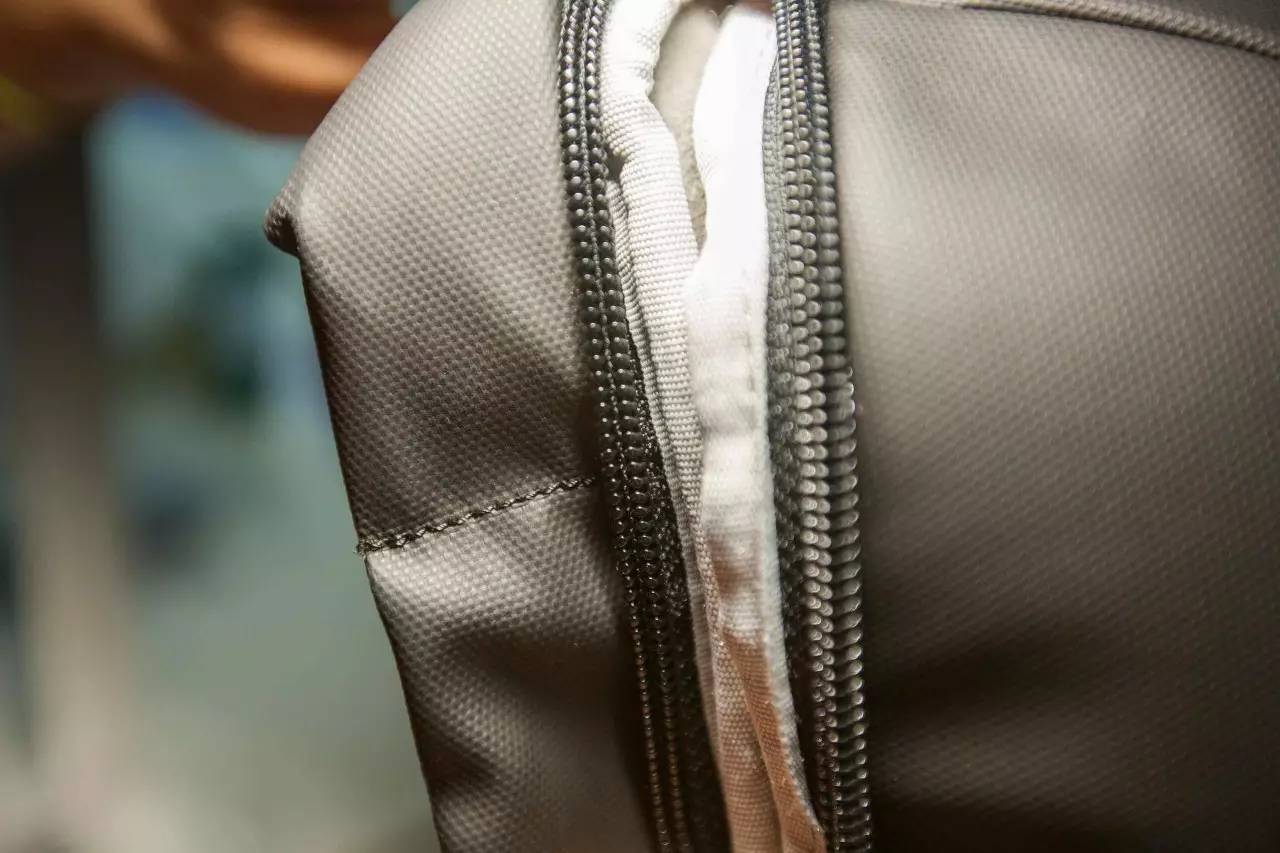 极客官舍丨我曾以为我的意中人不会是程序员,直到有一天他背上了它