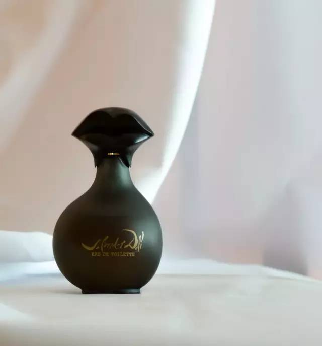 小香的香水,街香or小众香水你到底该怎么选