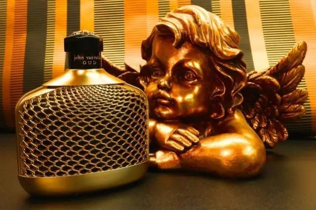 小香的香水,街香or小众香水你到底该怎么选