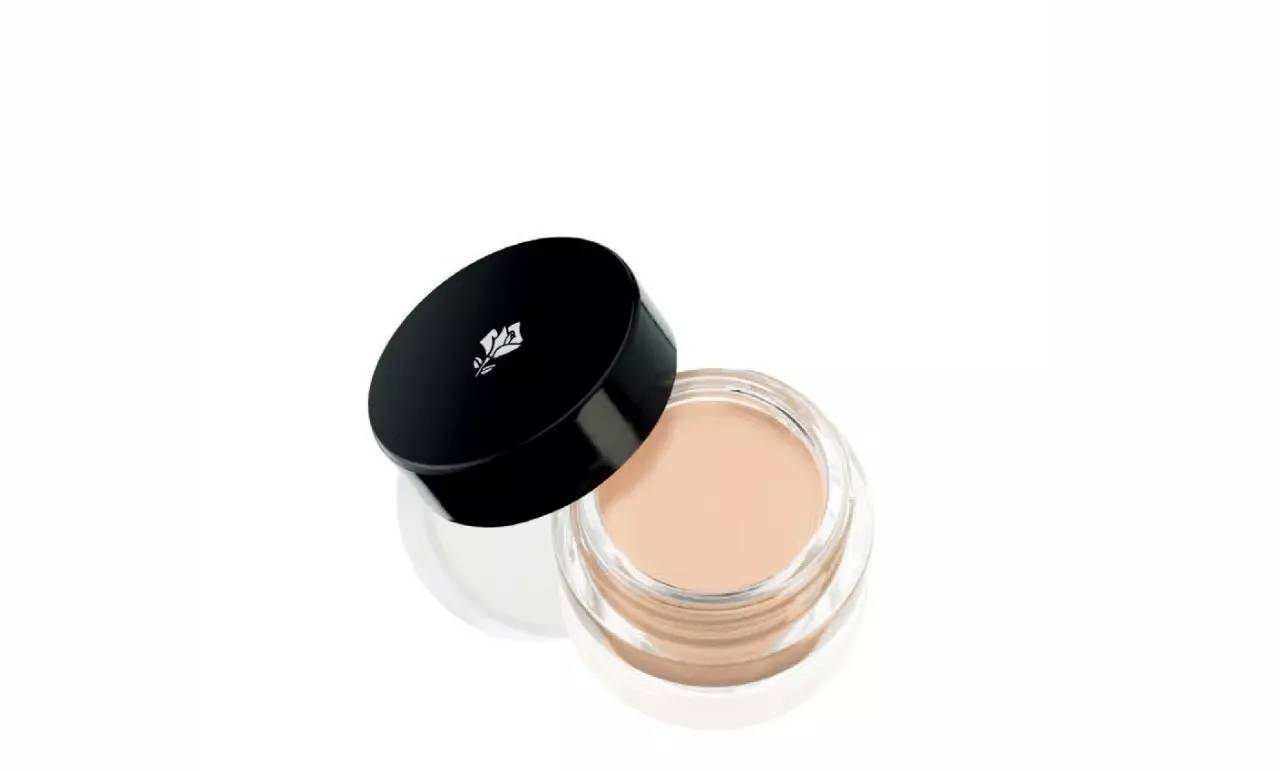 请忽略墨镜下的眼妆 (雨天眼妆推荐)