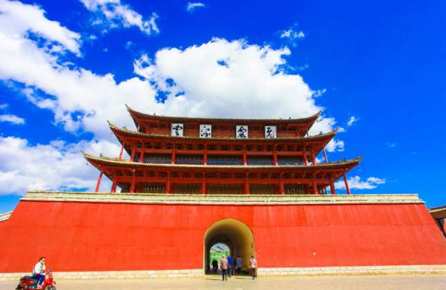 昆明建水石屏自驾游攻略 (石屏和建水是一条路线吗)