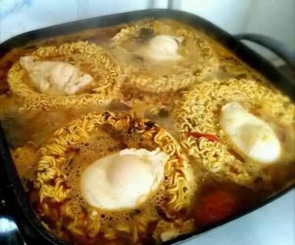 送福利啦|史上最暗黑宵夜,咖啡泡面你敢吃吗?!