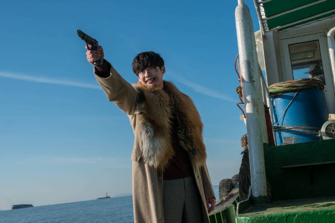 李钟硕超帅镜头合集,李钟硕拍电影露腹肌全过程