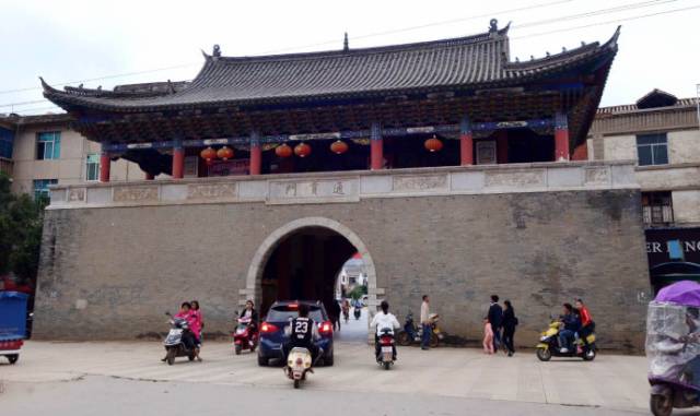 昆明建水石屏自驾游攻略 (石屏和建水是一条路线吗)