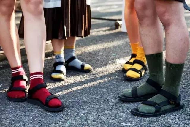 不用花钱就能买到很多的鞋子,不用很多钱就可以买到好鞋