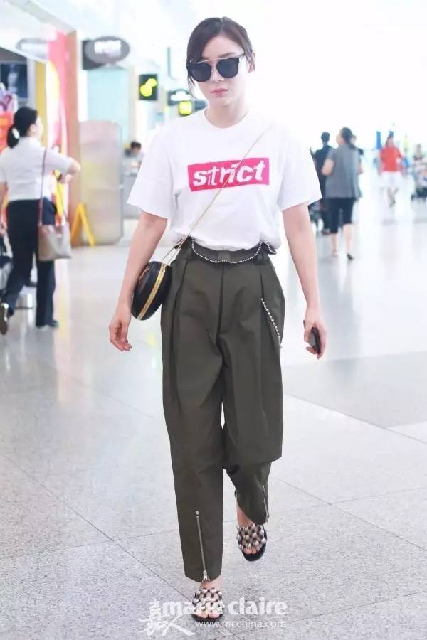 有了大幂幂的基础款女神示范，我把海量白底印花美T穿了个遍