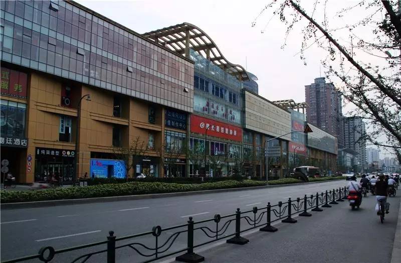 这条路越来越美,这条路18弯