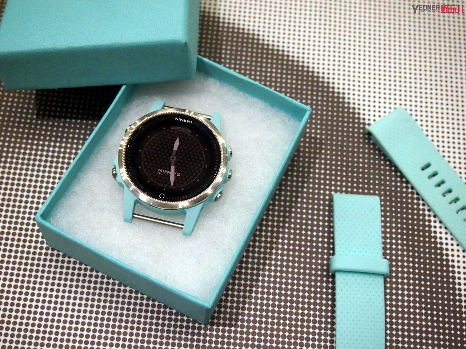 garmin的哪款手表更适合女生用,garmin手表哪款适合男生