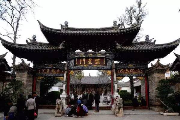 昆明建水石屏自驾游攻略 (石屏和建水是一条路线吗)