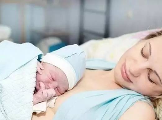 给宝宝奶粉少放了一勺怎么办,给宝宝喂奶粉时水兑少了怎么办