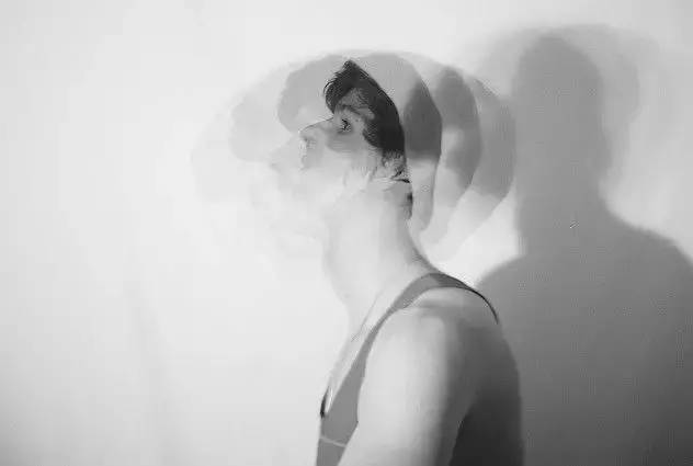 当男人说我配不上你是什么意思,当男生说我配不上他