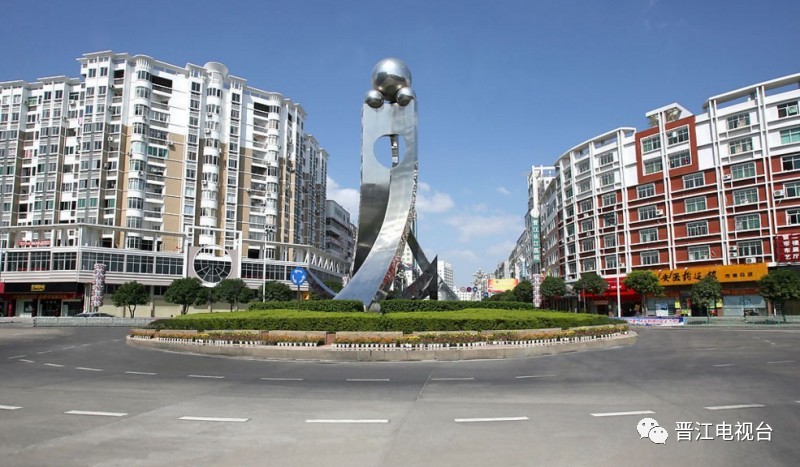 家在岁月变迁中的变化,家乡在不经意间变得越来越美