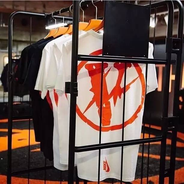 橙色大V+小闪电保你炸街没商量｜型不型