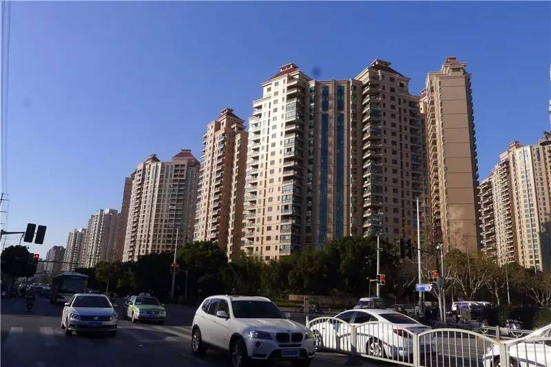 这条路越来越美,这条路18弯