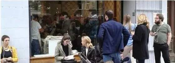 明明知道会倒闭，俩姑娘却还是开了这家零包装的超市，只为告诉你一件被忽略的事