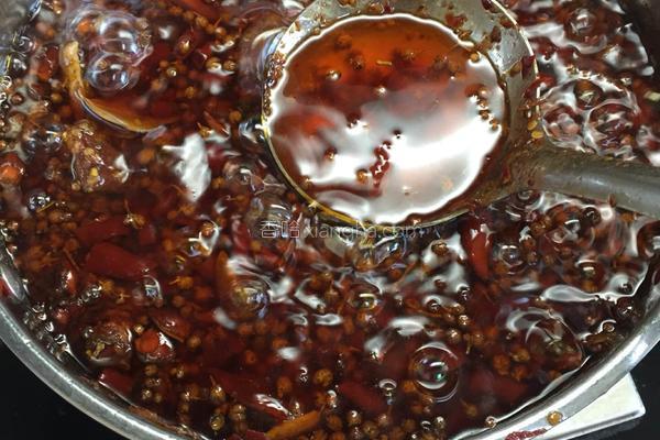 麻辣火锅底料重庆正宗第一名,麻辣火锅底料买回家怎么吃