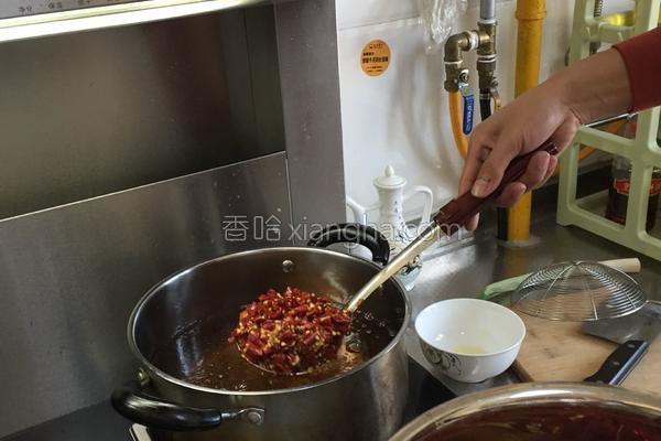 麻辣火锅底料重庆正宗第一名,麻辣火锅底料买回家怎么吃