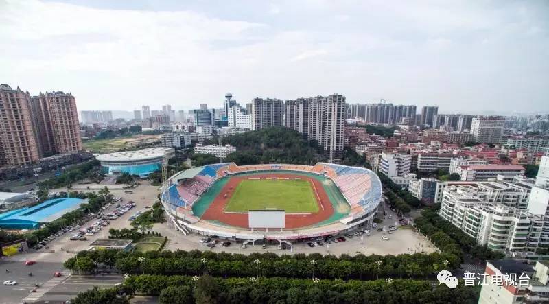 家在岁月变迁中的变化,家乡在不经意间变得越来越美