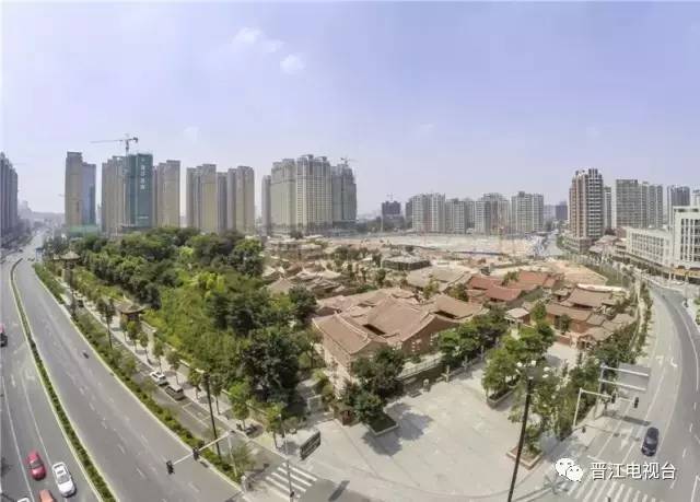 家在岁月变迁中的变化,家乡在不经意间变得越来越美