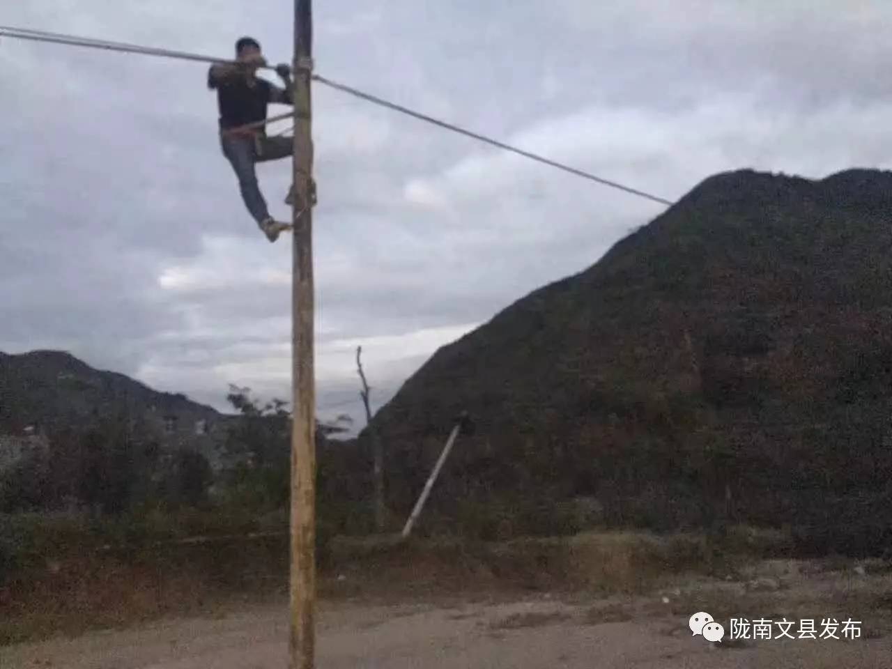 突如其来的冰雹让人措手不及,突如其来的地震告诉我们珍惜当下